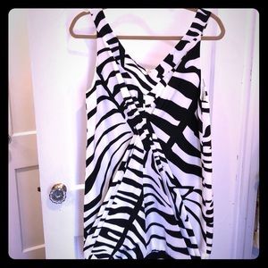 Julie Haus, tat still on, size small